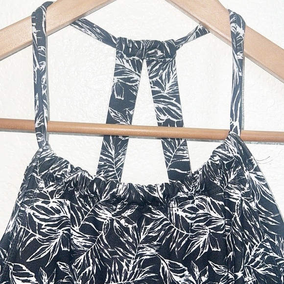 Peace & Pearls Black And White Leaves Floral Summer Dress - Picture 4 of 10